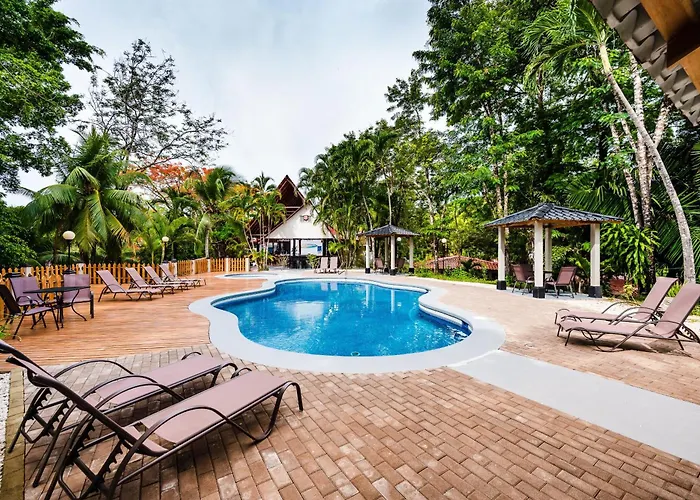 El Sueno Tropical Hotel *
